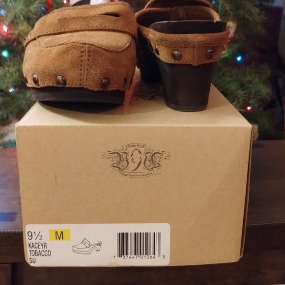 Nine West Suede Clogs size Womens 9.5 - Picture 2 of 5